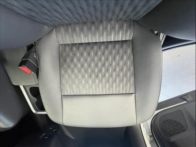 
								2022 TOYOTA NOAH HYBRID S-Z full									