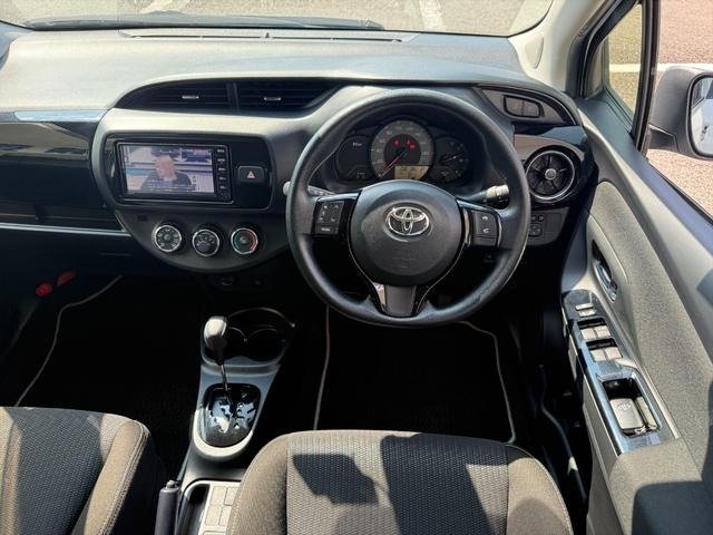 
								2020 TOYOTA VITZ F SAFETY EDITION III full									