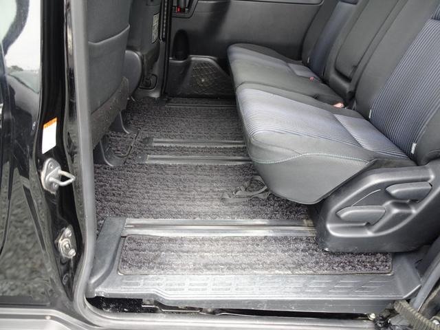 
								2015 TOYOTA VOXY ZS full									