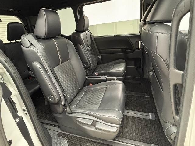 
								2023 TOYOTA NOAH S-Z full									