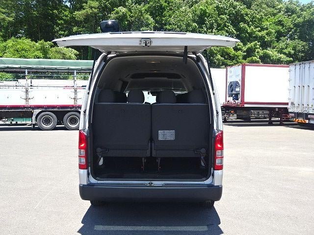 
								2021 TOYOTA HIACE COMMUTER GL full									