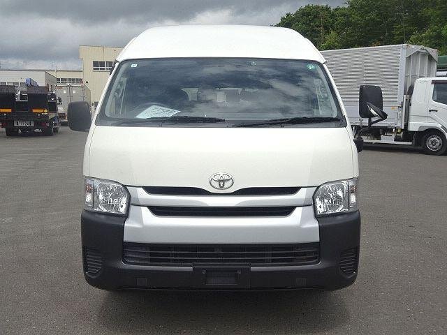 
								2015 TOYOTA HIACE COMMUTER full									
