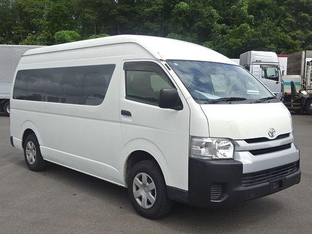 2015 TOYOTA HIACE COMMUTER