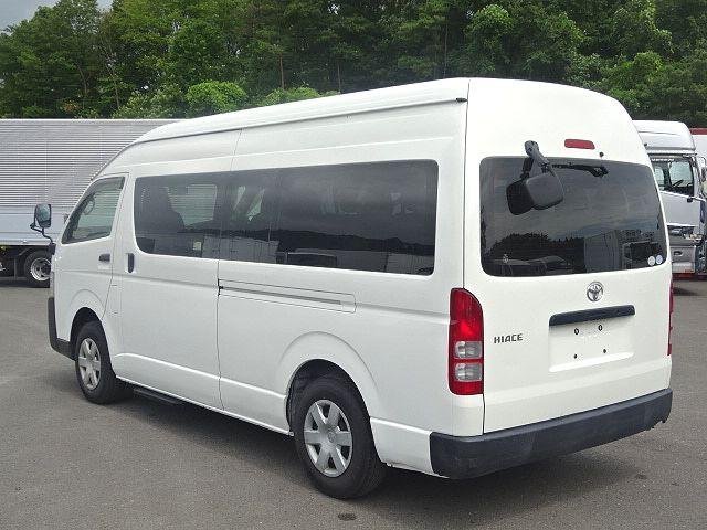 
								2015 TOYOTA HIACE COMMUTER full									