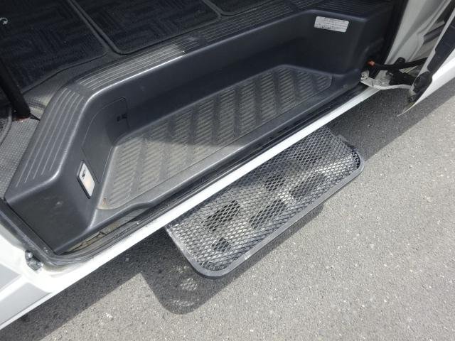 
								2015 TOYOTA HIACE COMMUTER full									