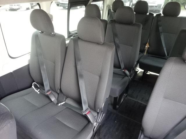 
								2015 TOYOTA HIACE COMMUTER full									