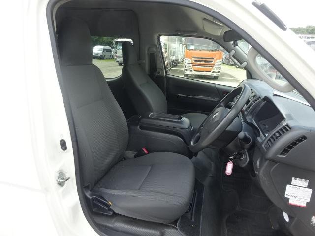 
								2015 TOYOTA HIACE COMMUTER full									