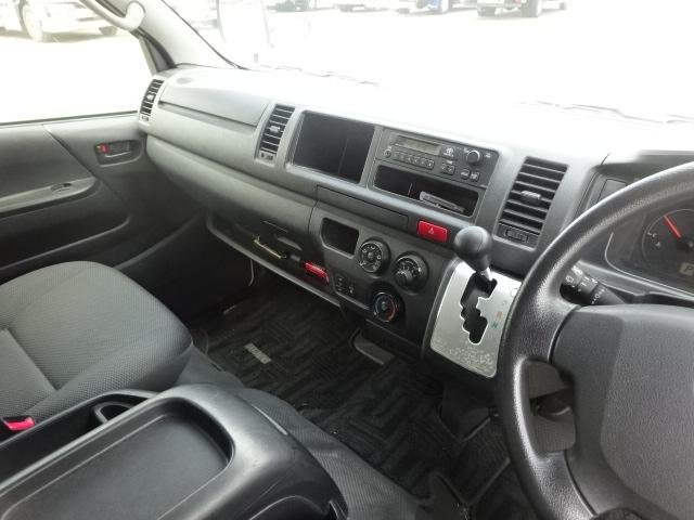 
								2015 TOYOTA HIACE COMMUTER full									