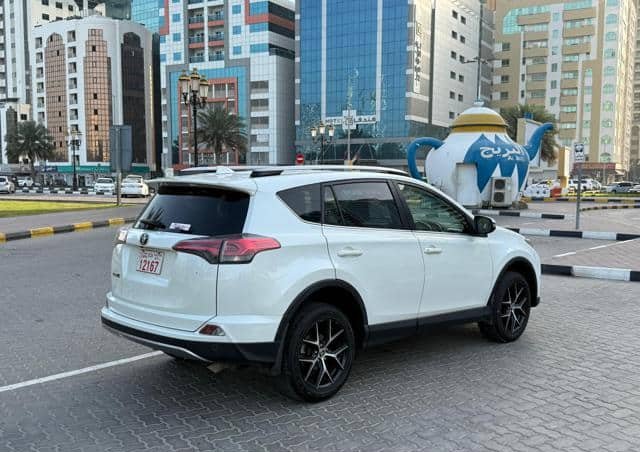 
								2018 TOYOTA RAV4 full									