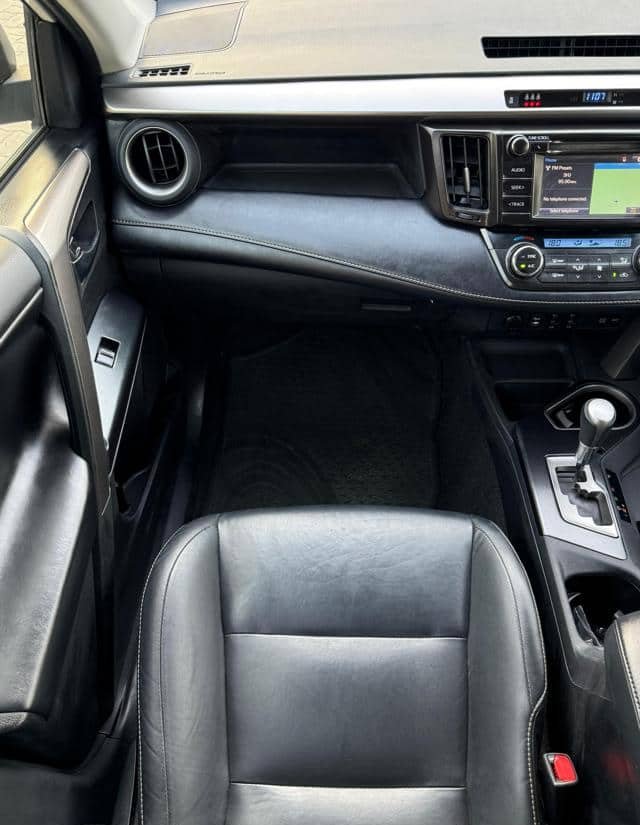 
								2018 TOYOTA RAV4 full									