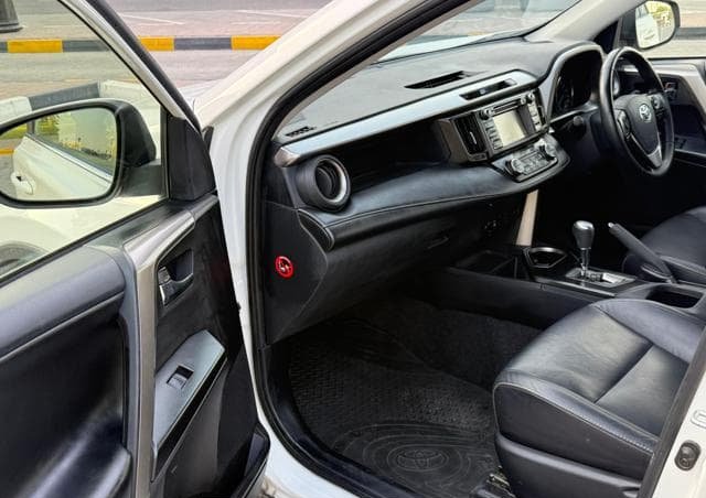 
								2018 TOYOTA RAV4 full									