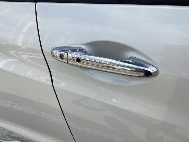 
								2017 HONDA VEZEL HONDA SENSING full									